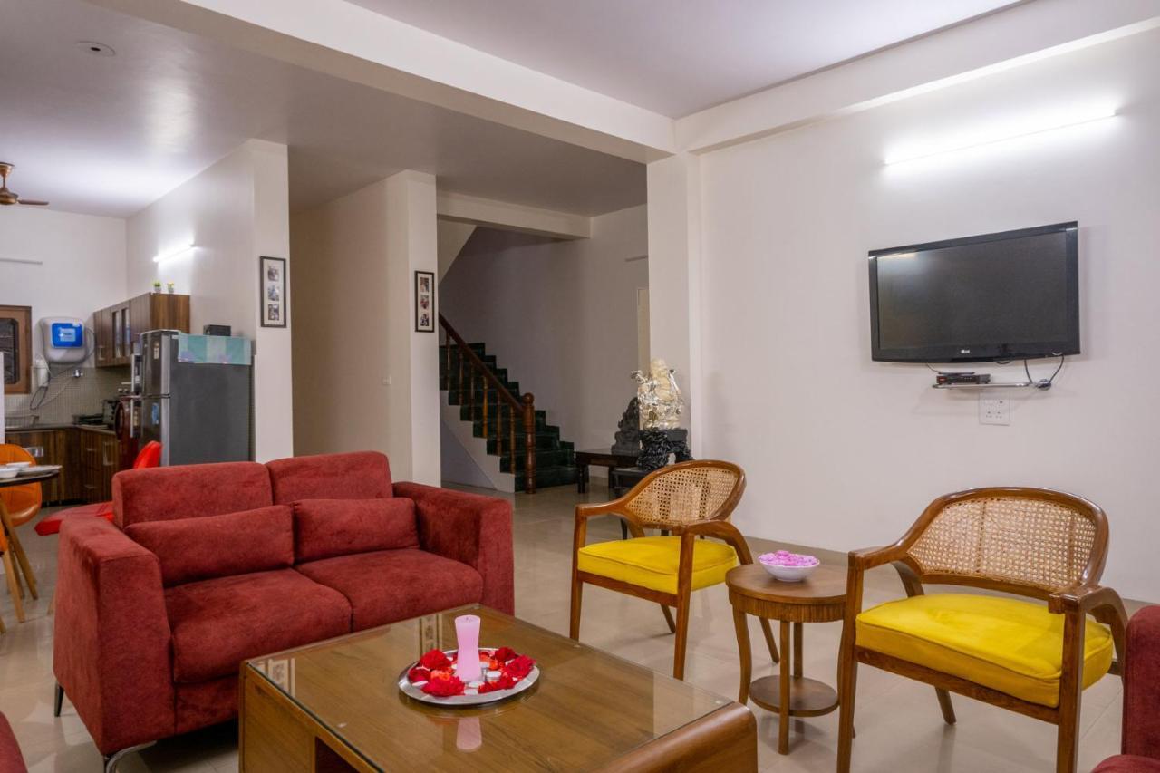 StayVista at Villa Woodside Meadows Kasauli Esterno foto