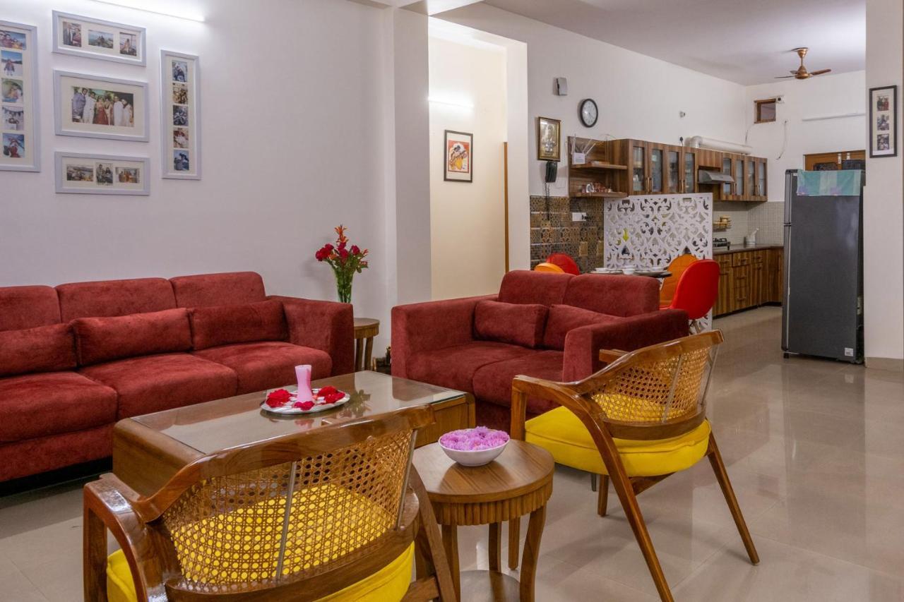 StayVista at Villa Woodside Meadows Kasauli Esterno foto