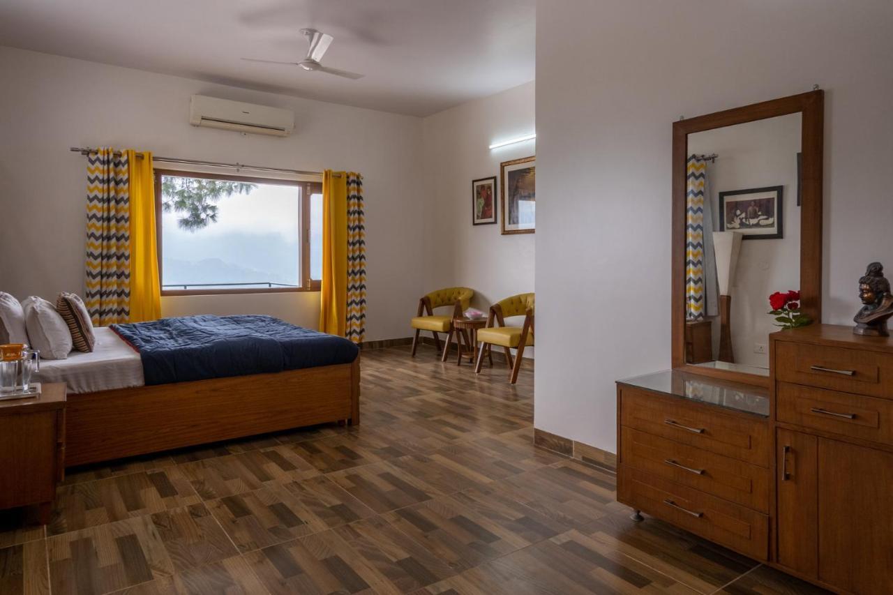 StayVista at Villa Woodside Meadows Kasauli Esterno foto
